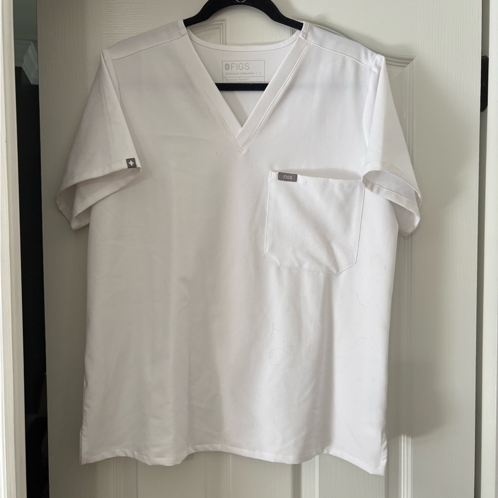 Figs womans White V-Neck Scrub top Large